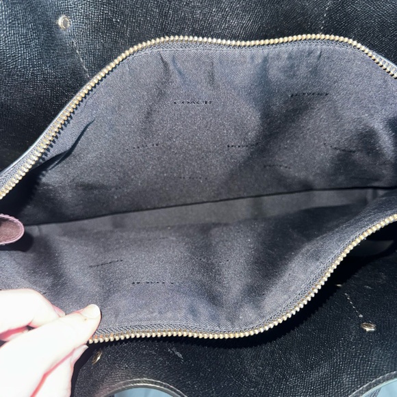 Coach Leather Tote wine color laptop compartment - Picture 9 of 9